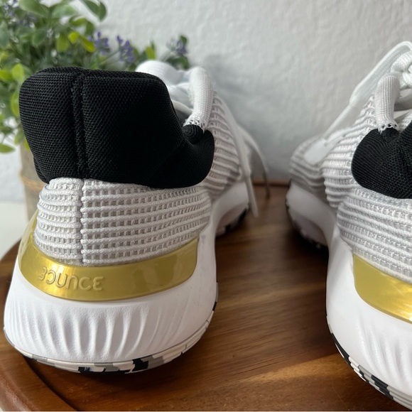 8.5 Adidas Pro Bounce 2019 Low White Black Gold Basketball Shoes EF0472 Mens - Picture 7 of 14